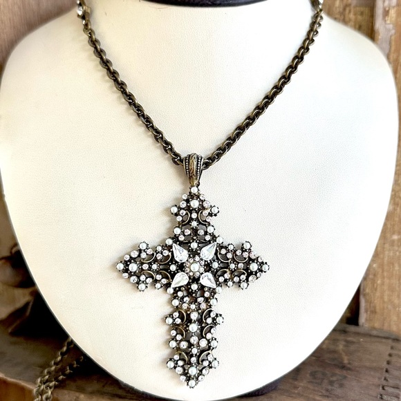 Sweet Romance Lace Cross Pendant Necklace Crystal & Seed Pearls NWOT - Picture 7 of 11